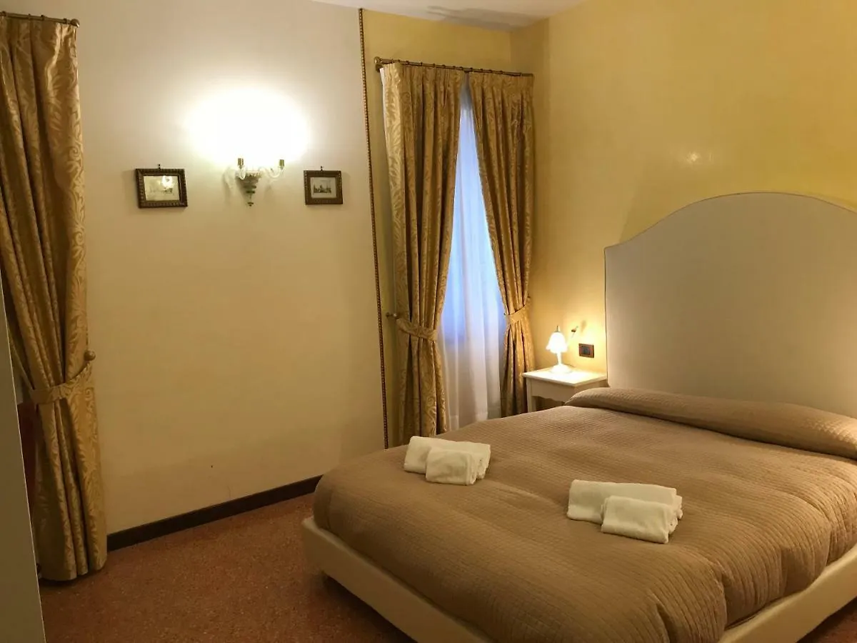 דירות ונציה Classic Three Minutes From St Marc'S Square