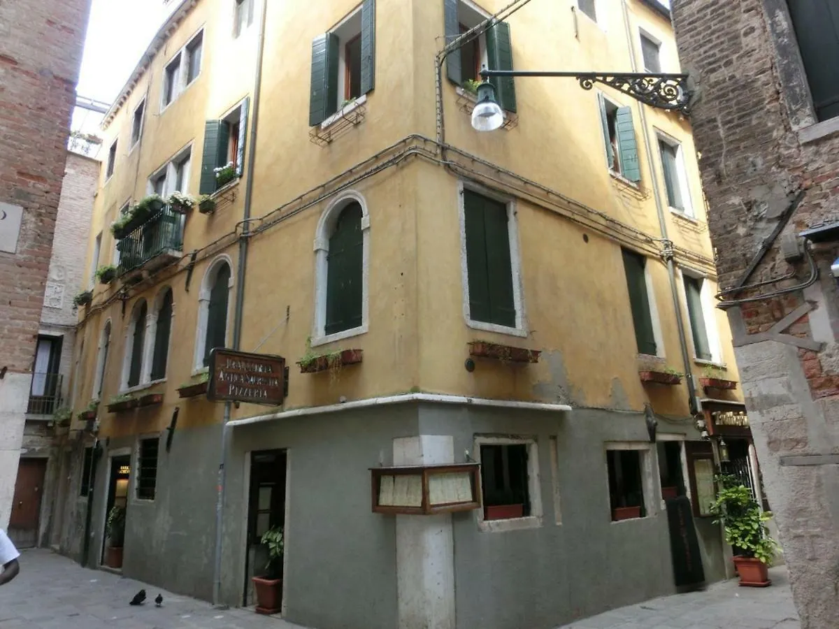 דירות ונציה Classic Three Minutes From St Marc'S Square